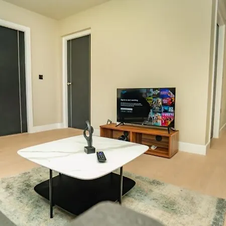 Apartment Fantastic 2 Bedroom In *