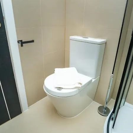 Fantastic 2 Bedroom In *